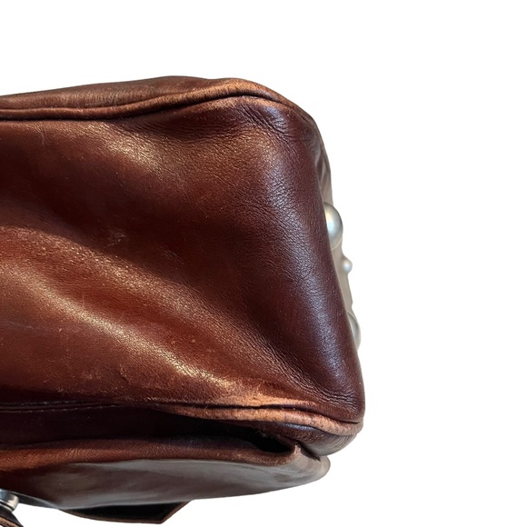 Vintage Leaders in Leather Tote Bag - Picture 7 of 13